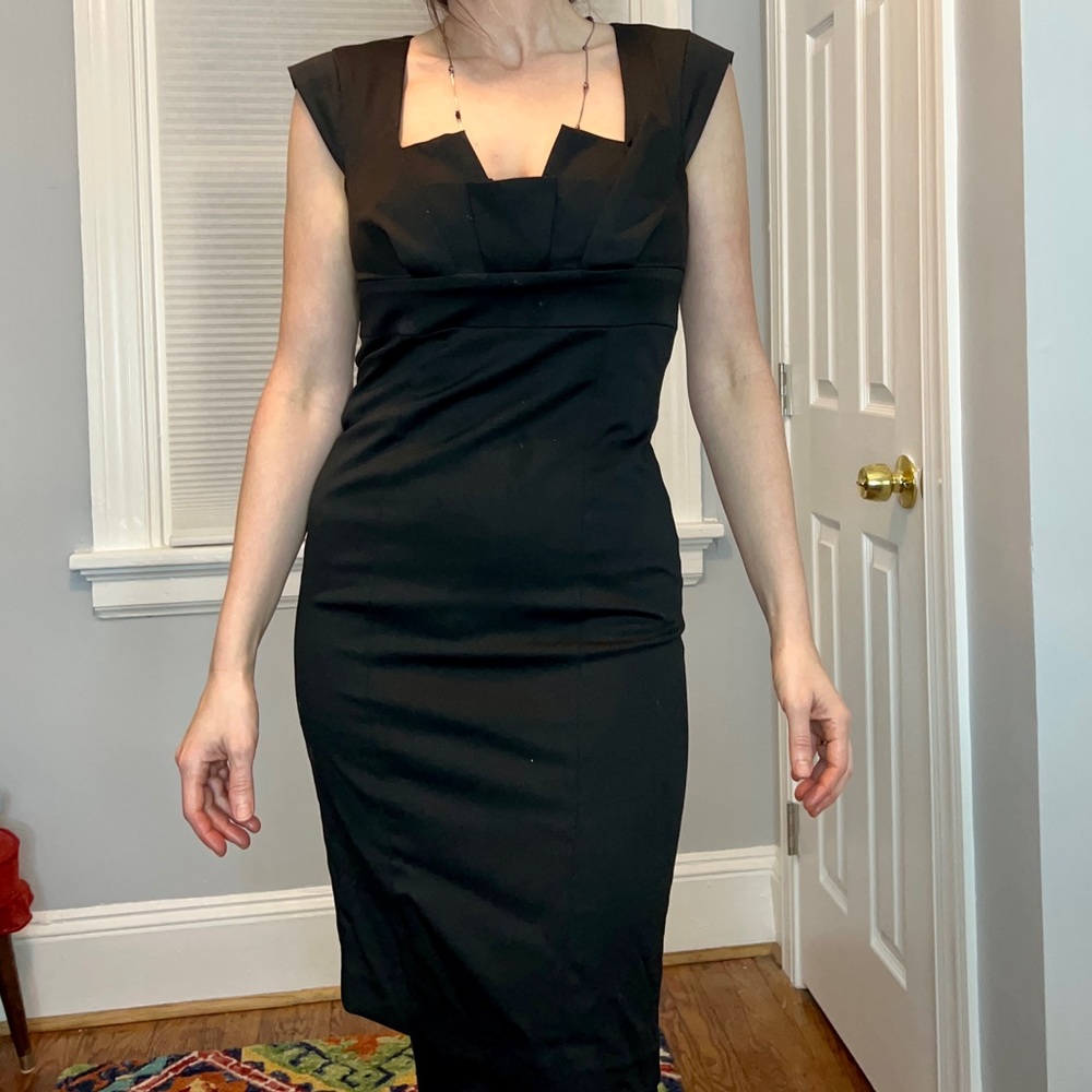 Little black structured bodice dress by Bebe 🖤